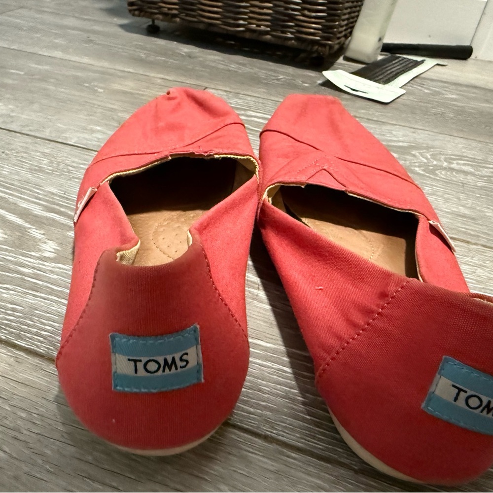 TOMS Vibrant Coral Canvas Slip-Ons - Picture 4 of 6